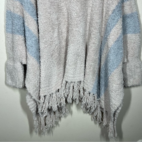 Barefoot Dreams Cozy Chic Beach Poncho Weather Fringe Beige Style 627 One Size - Picture 3 of 10